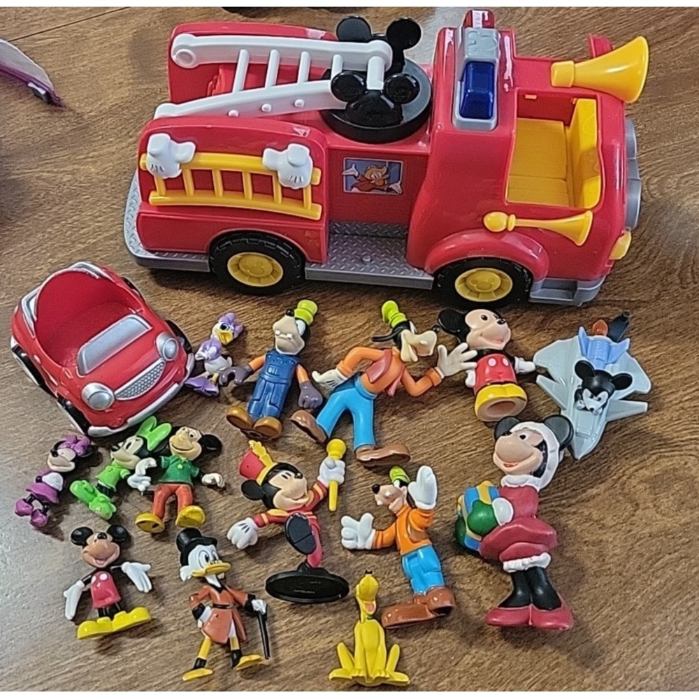 Huge lot Disney Mickey Mouse clubhouse figures Goofy Minnie etc..